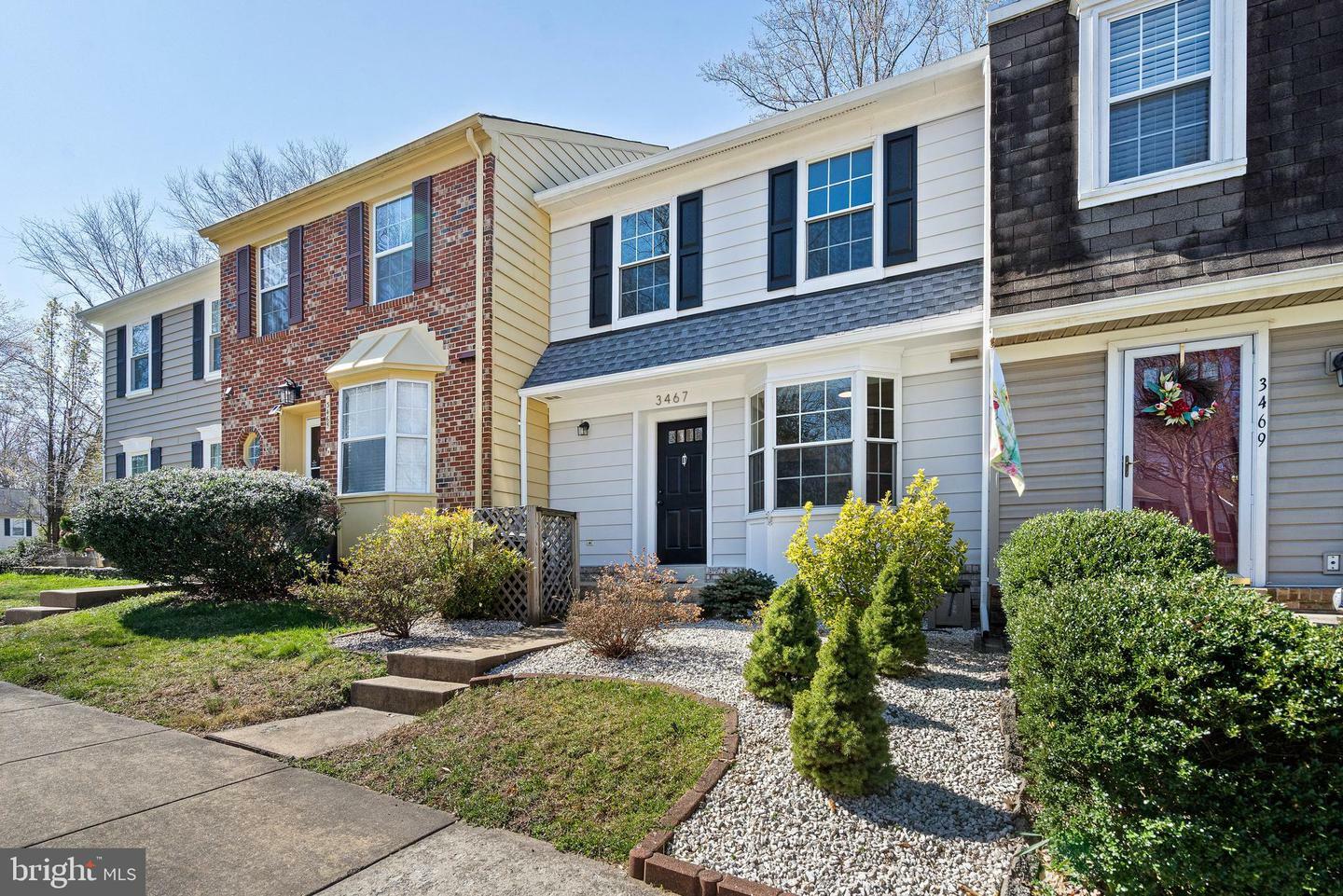 Property Photo: 3467 Aviary Way VA 22192