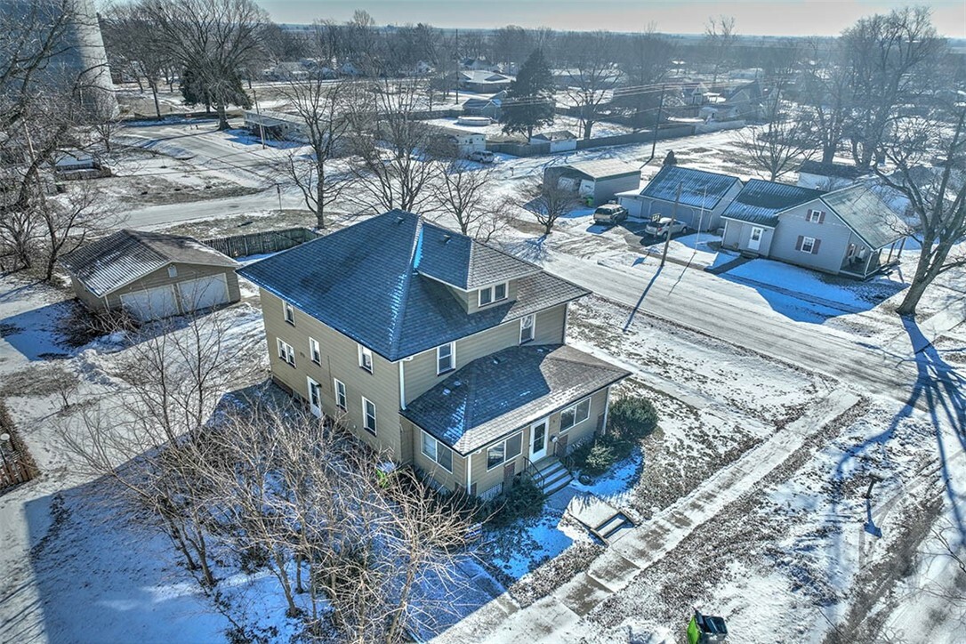 Property Photo:  130 S Walnut Street  IL 61756 