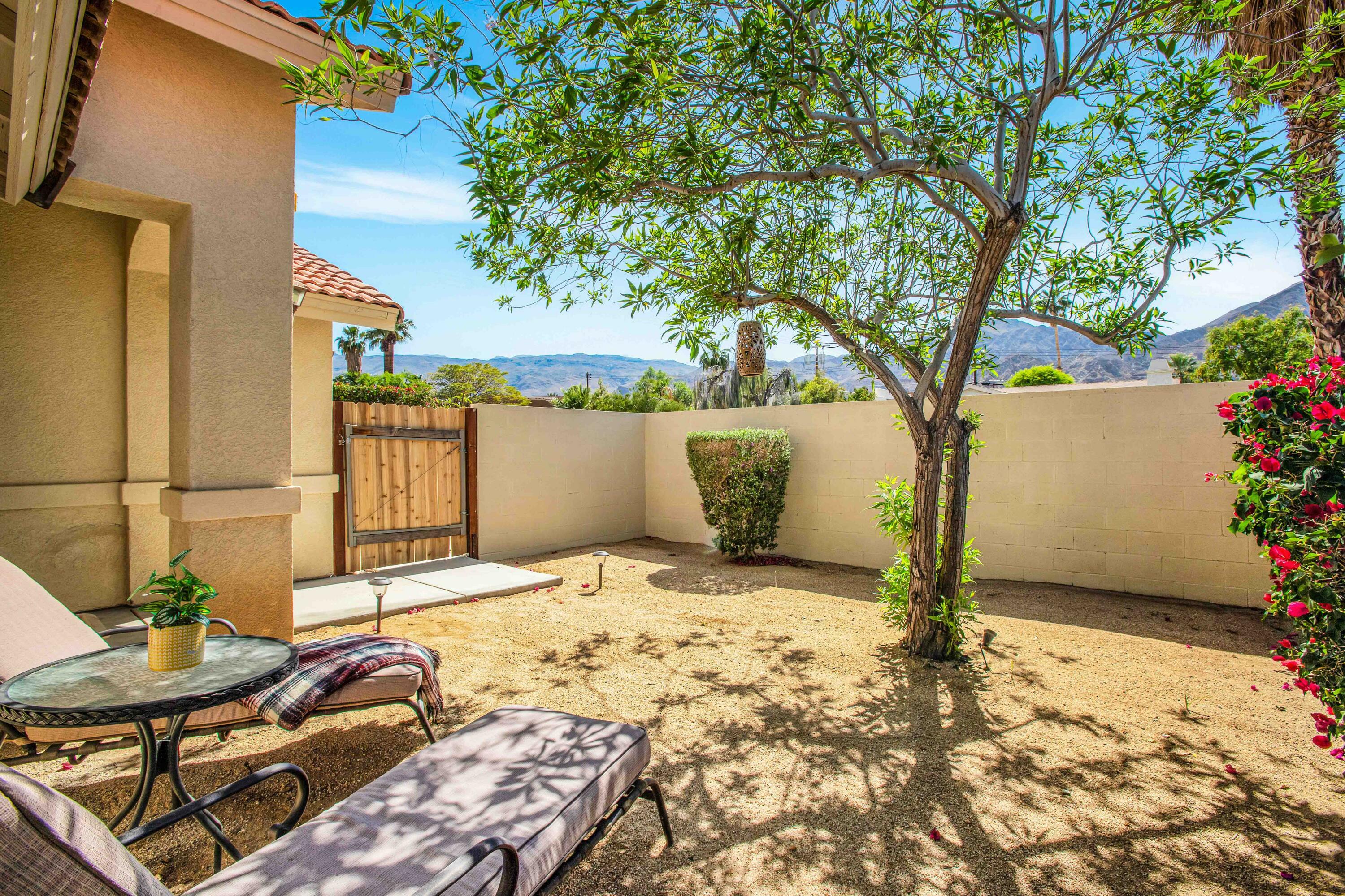 Property Photo: 53720 Avenida Mendoza CA 92253