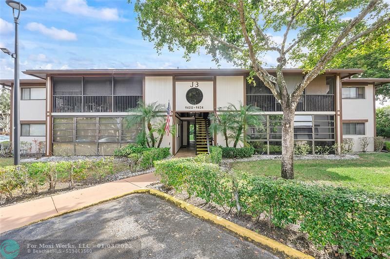 Property Photo: 9424 S Belfort Cir 110 FL 33321