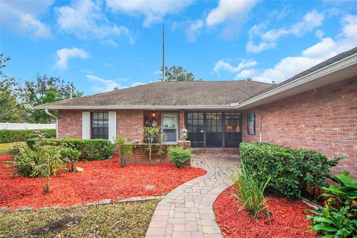 Property Photo:  1208 Hilltop Drive  FL 32757 