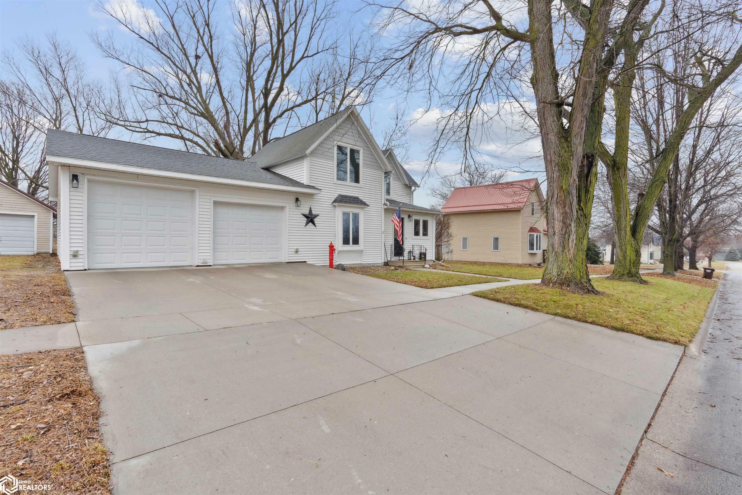 Property Photo:  208 N Dwight Street  IA 50621 