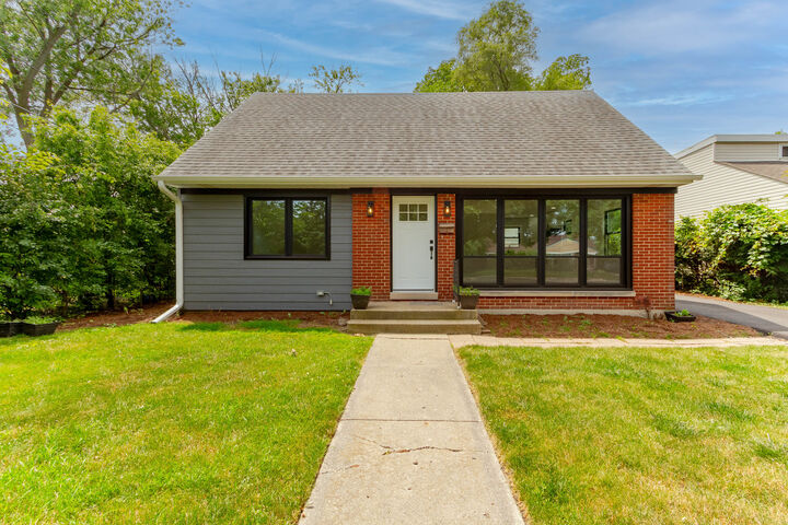 7015 Palma Lane  Morton Grove IL 60053 photo