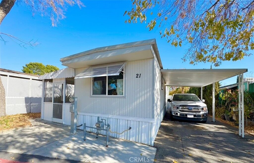 Property Photo:  1512 E 5th Street 21  CA 91764 