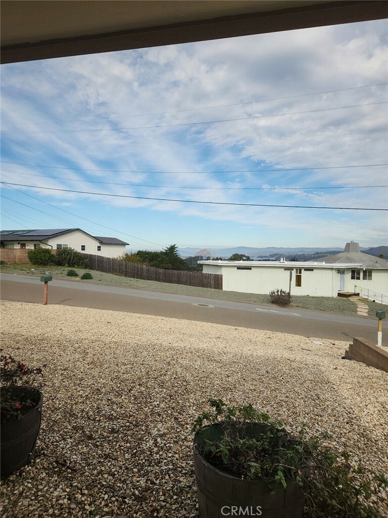 Property Photo:  967 Highland Drive  CA 93402 