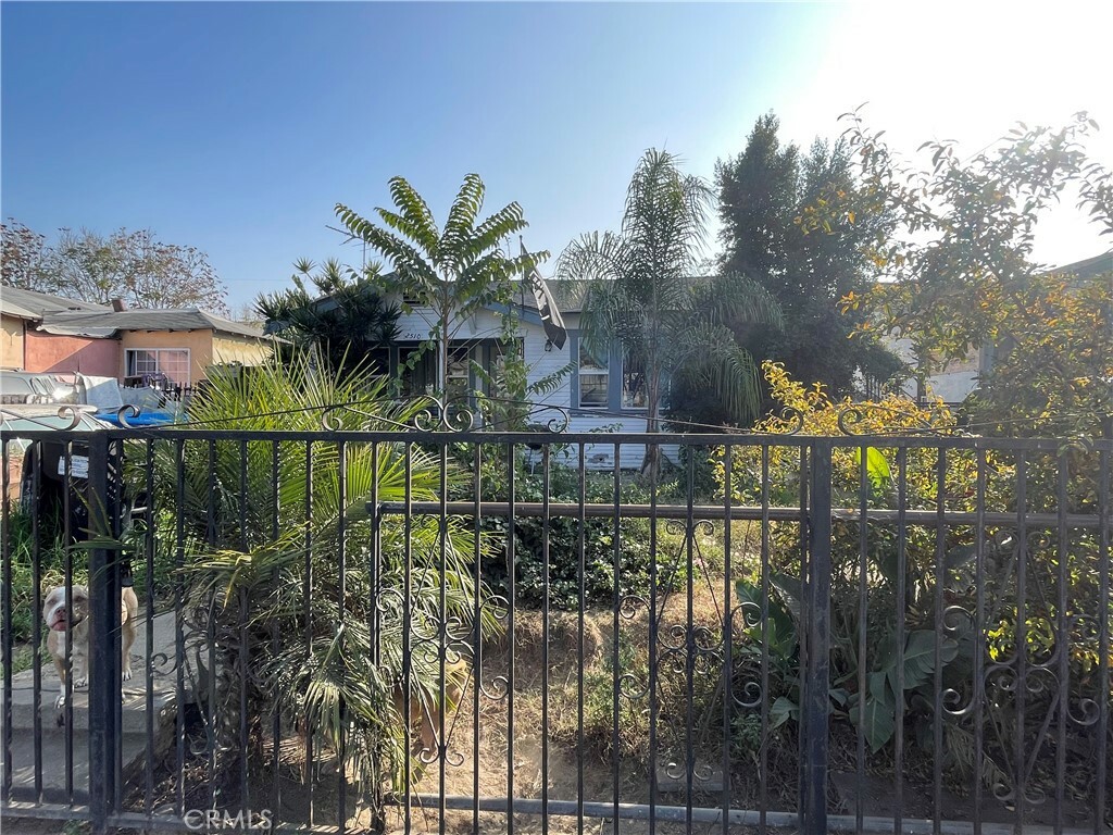 Property Photo:  2510 E 114th Street  CA 90059 