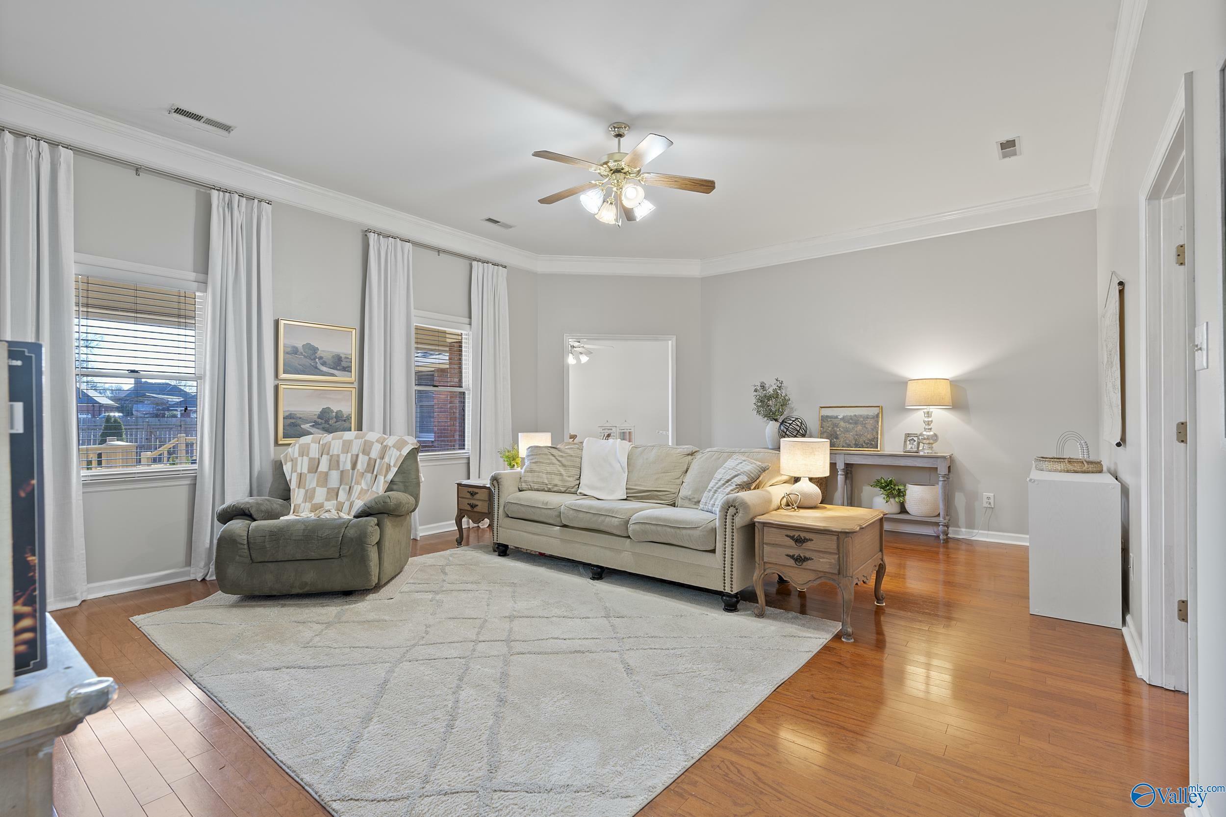 Property Photo: 2303 Cumberland Place SW AL 35603
