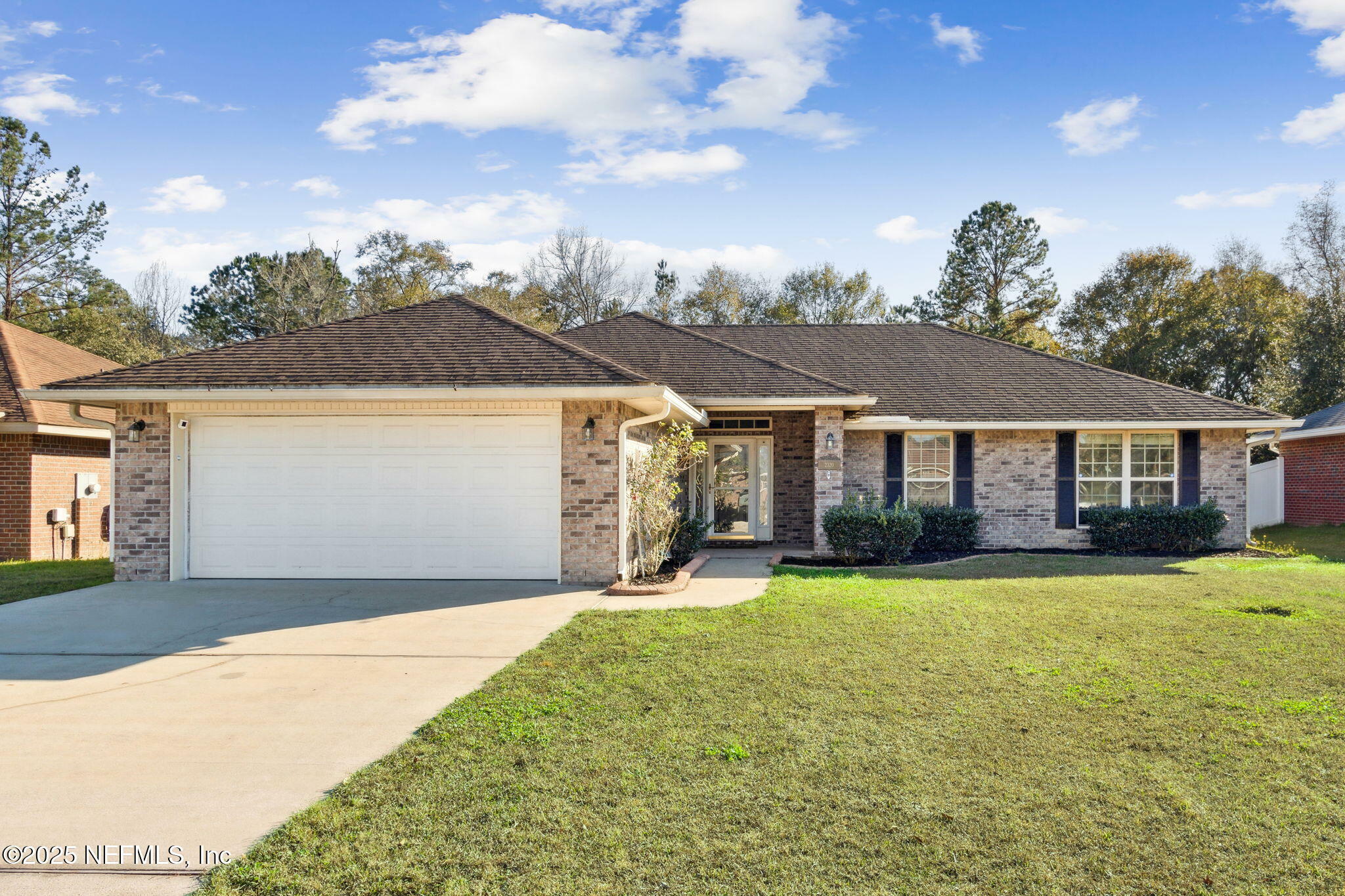 Property Photo: 2320 Bur Oak Place FL 32068