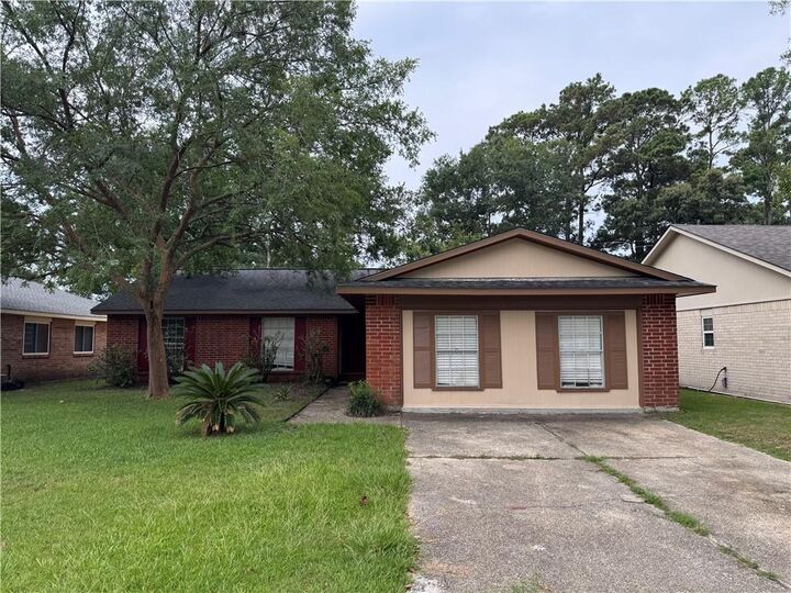 Property Photo: 465 Ridgewood Drive LA 70471