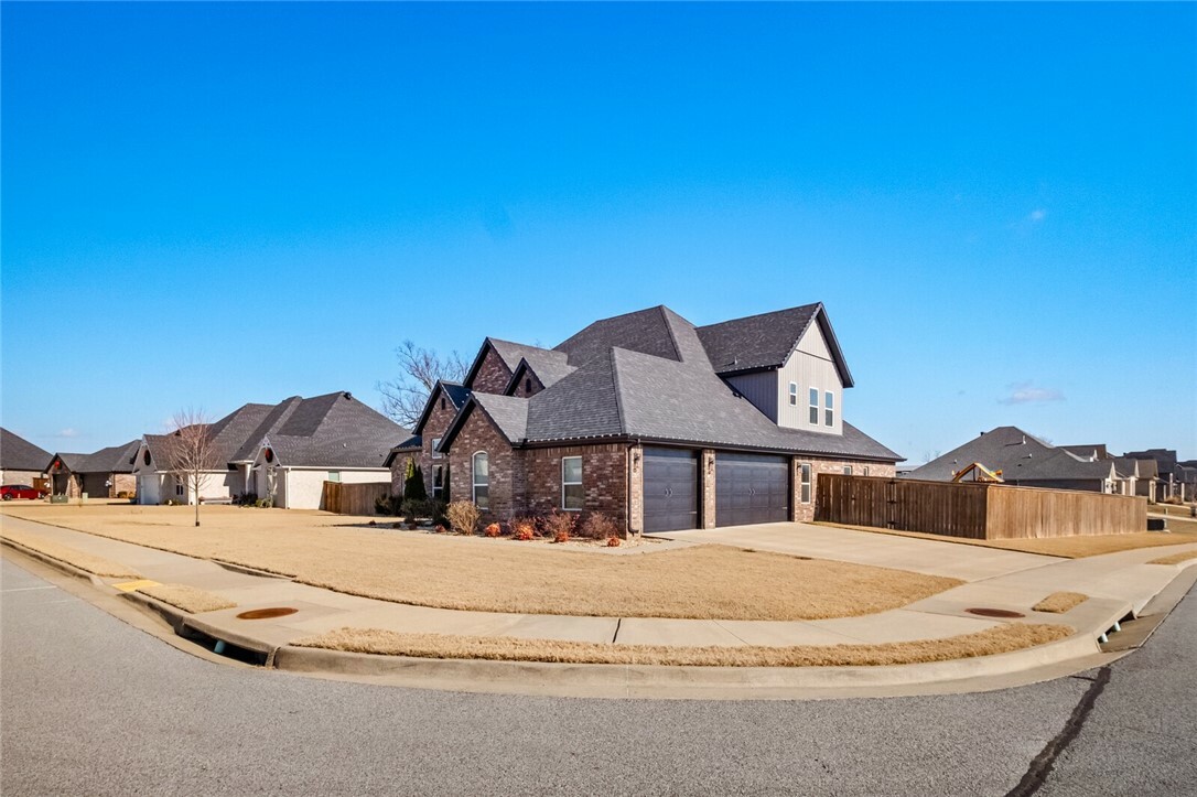 Property Photo:  1910 Stable Street  AR 72719 