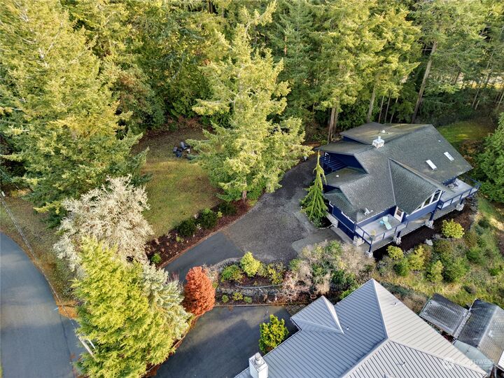 Property Photo:  261  Quinault Loop  WA 98368 