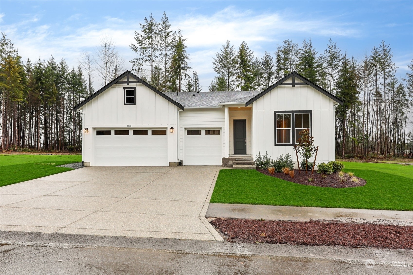 Property Photo: 10401 132nd Avenue NE 7 WA 98258