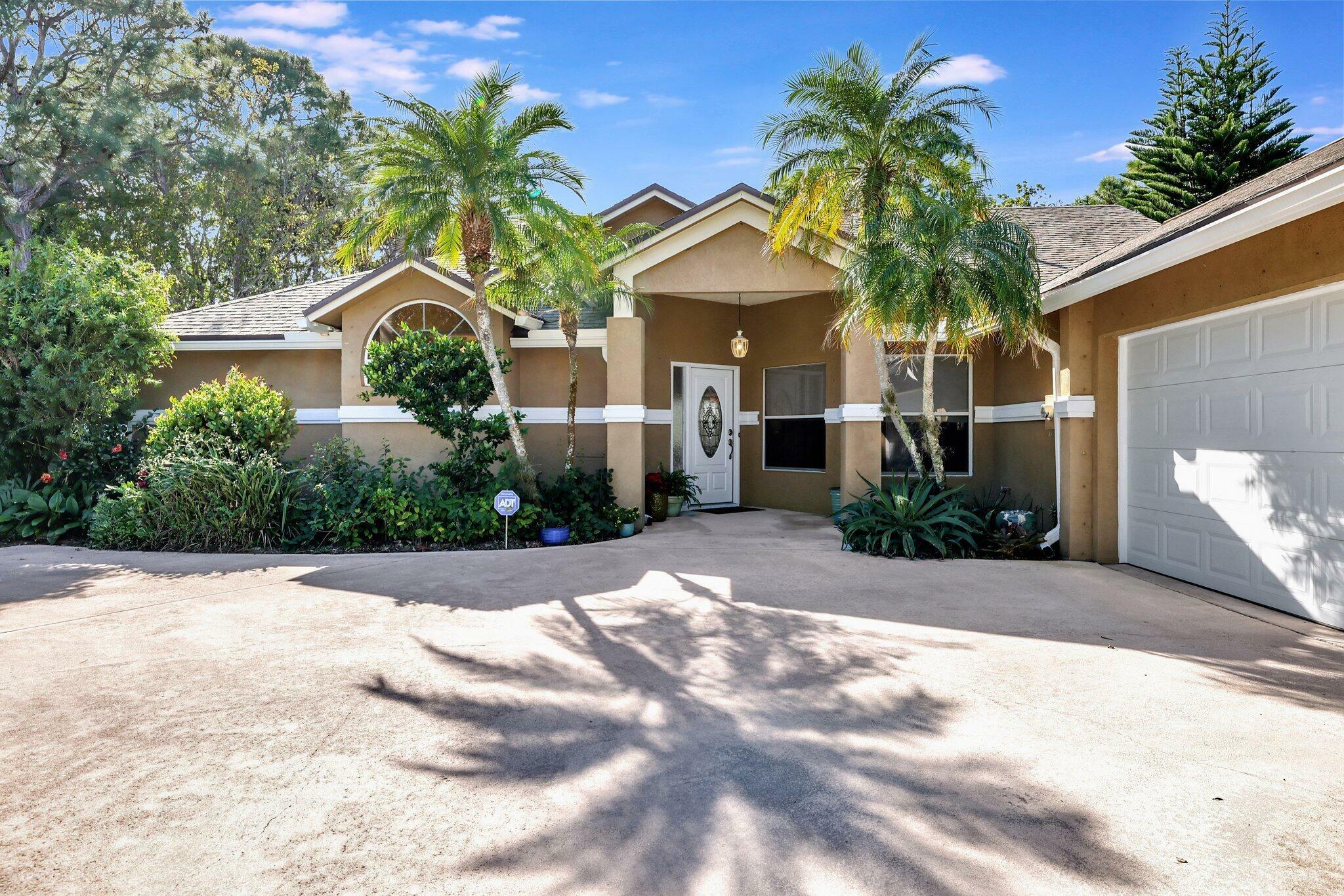 Property Photo:  1008 SW Hunt Club Circle  FL 34990 