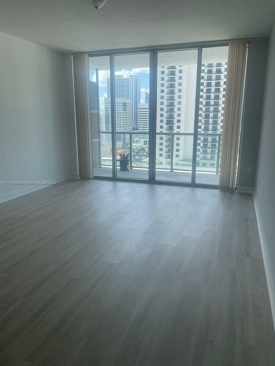 Property Photo:  1111 SW 1st Ave 2224-N  FL 33130 