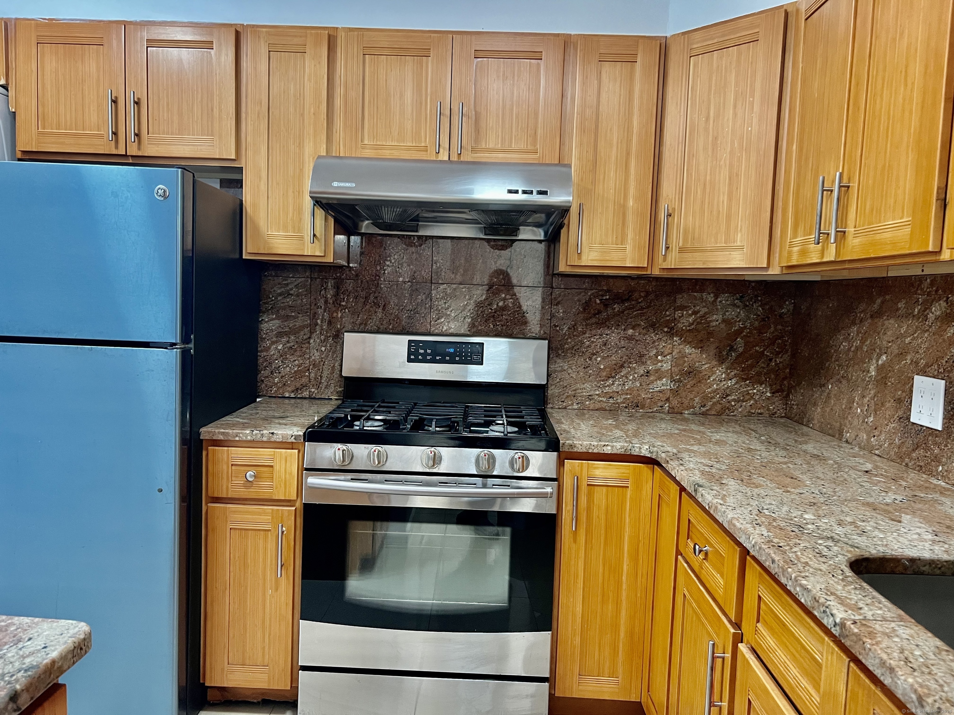 Property Photo:  80 County Street Apt 12B  CT 06851 