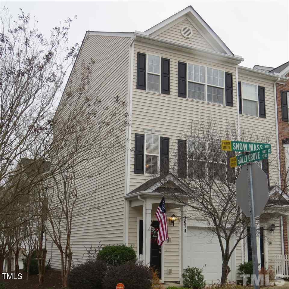 Property Photo: 1674 Snowmass Way NC 27713