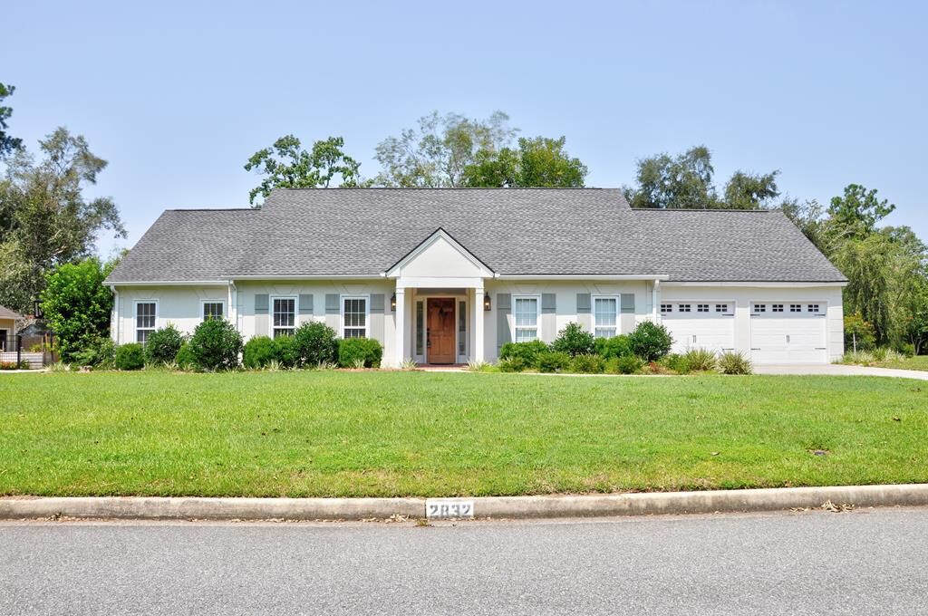 Property Photo:  2832 Bud McKey Cir  GA 31602 