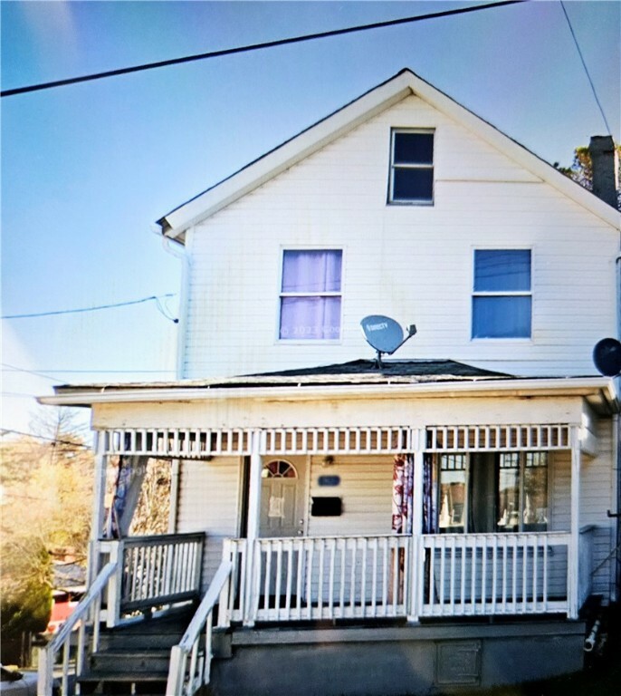 Property Photo:  1801 Eaton St  PA 15132 