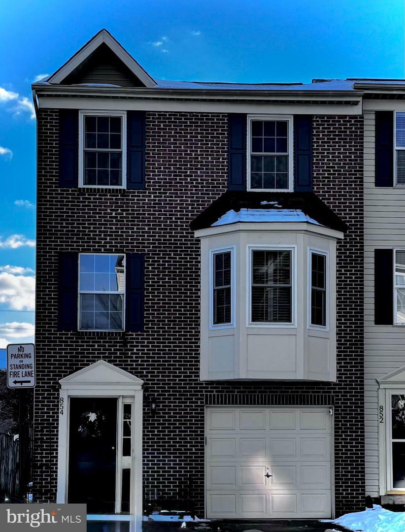 Property Photo:  854 Vanderbilt Terrace SE  VA 20175 