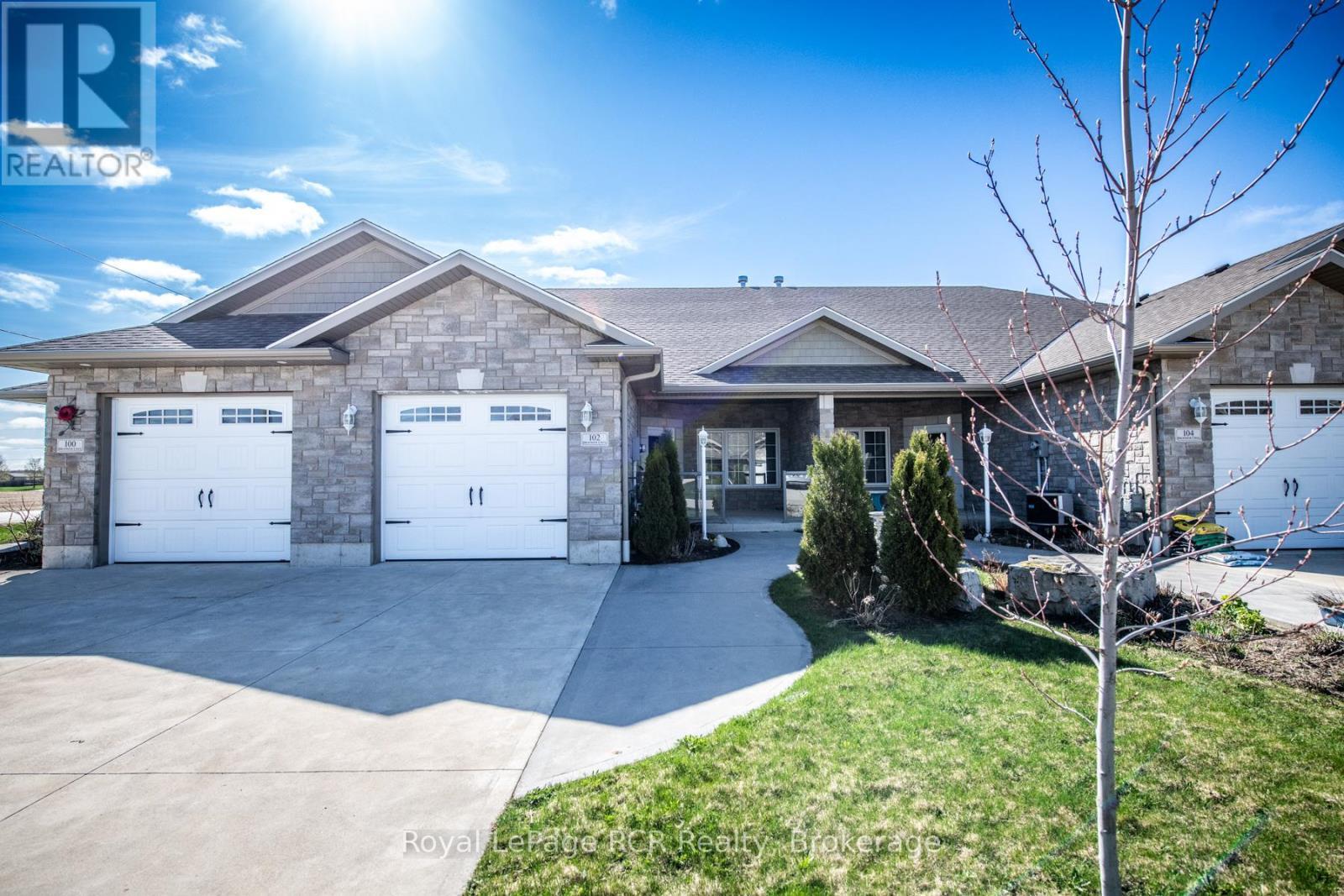 Property Photo:  102 Broomer Crescent  ON N0G 2L4 
