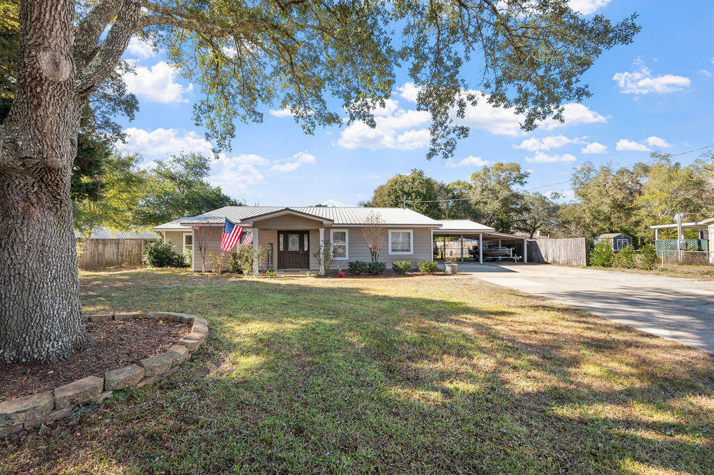 Property Photo:  1452 Live Oak Street  FL 32578 