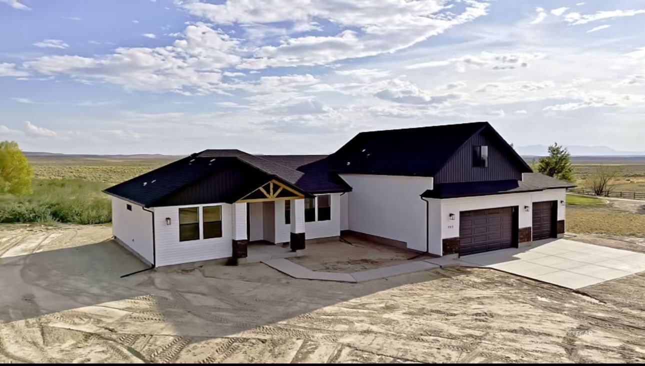 Property Photo:  352 Oakmont Drive  NV 89815