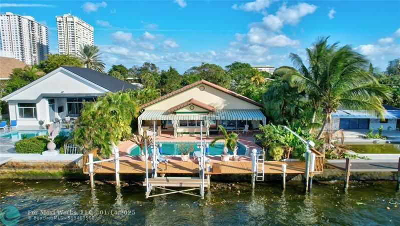 Property Photo:  305 S Riverside Dr  FL 33062 