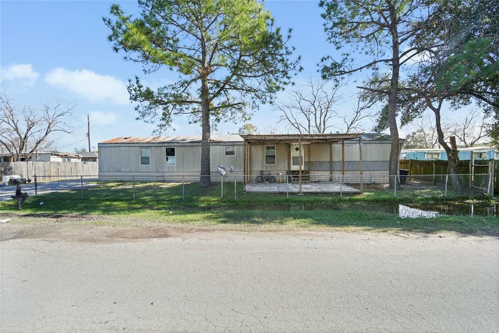 Property Photo:  9606 Shimmering Maple Drive  TX 77064 