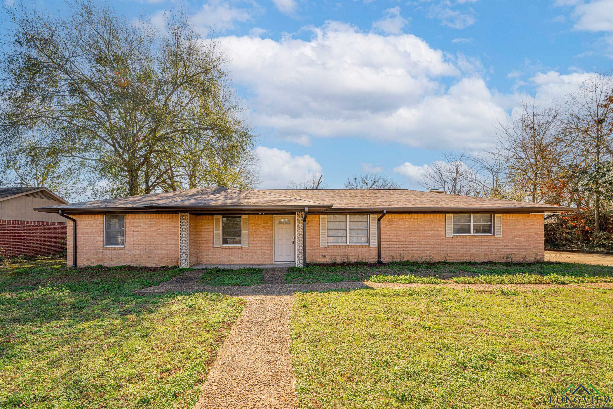 Property Photo: 2704 Royal Dr. TX 75662