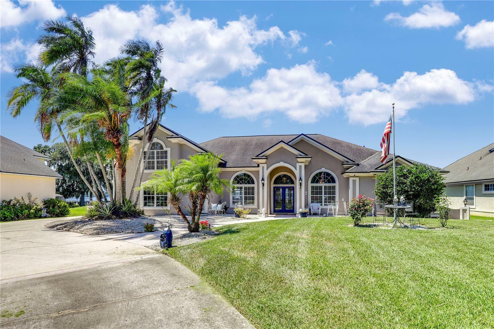 Property Photo: 2221 N Lakeshore Drive FL 32003