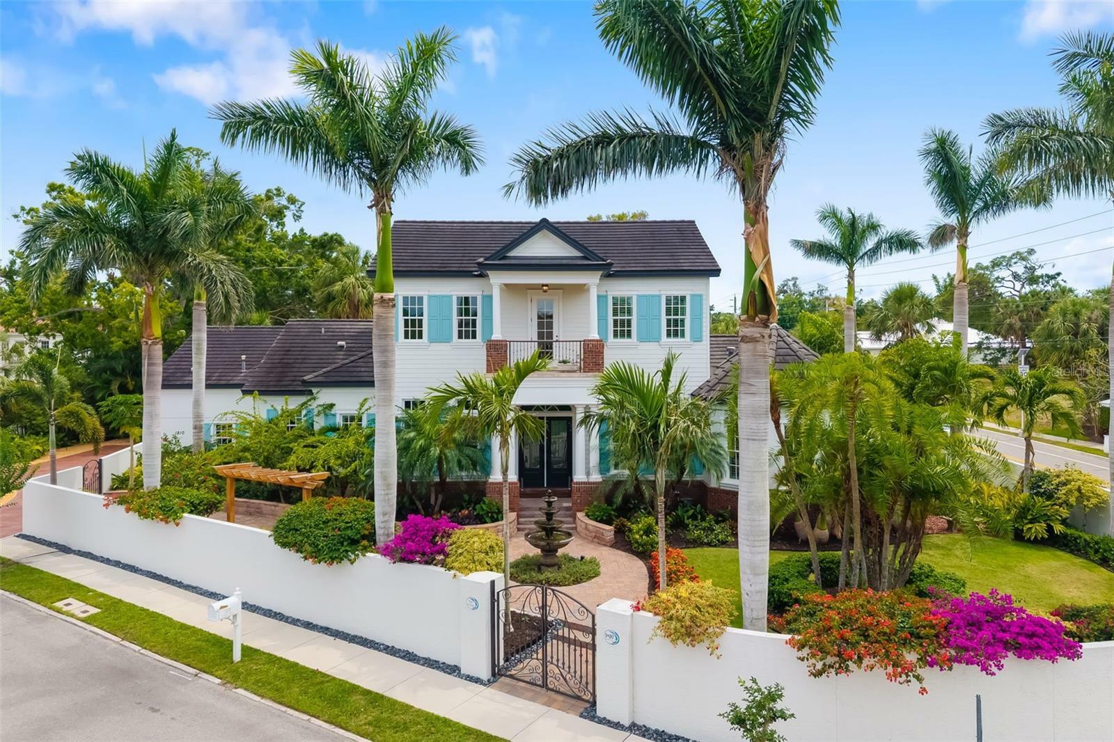 Property Photo: 1810 Lincoln Drive FL 34236