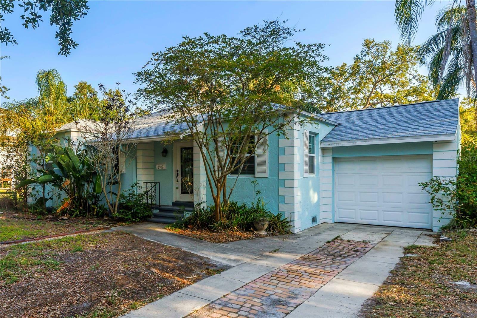 Property Photo: 2932 W Alline Avenue FL 33611