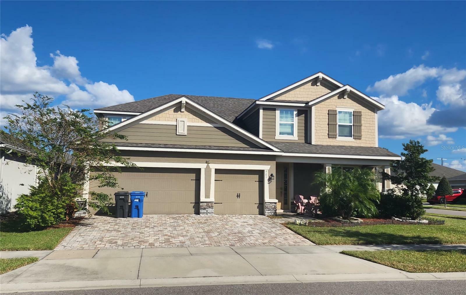 Property Photo: 901 Better Days Place FL 33594