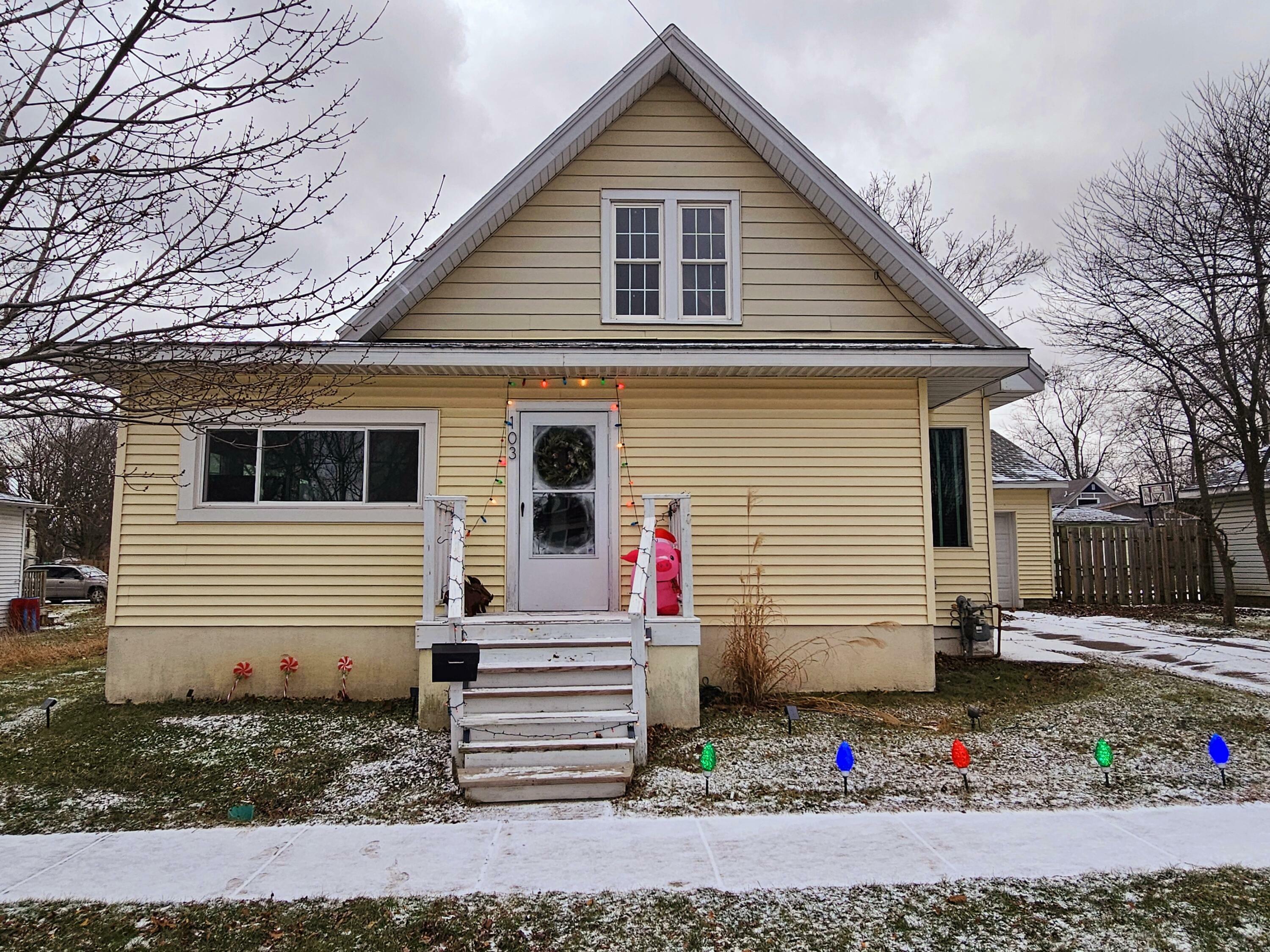 Property Photo:  103 E Maple Street  MI 49128 