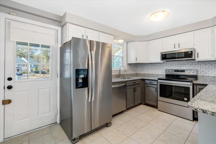 Property Photo:  51 Donovan Court  NH 03054 