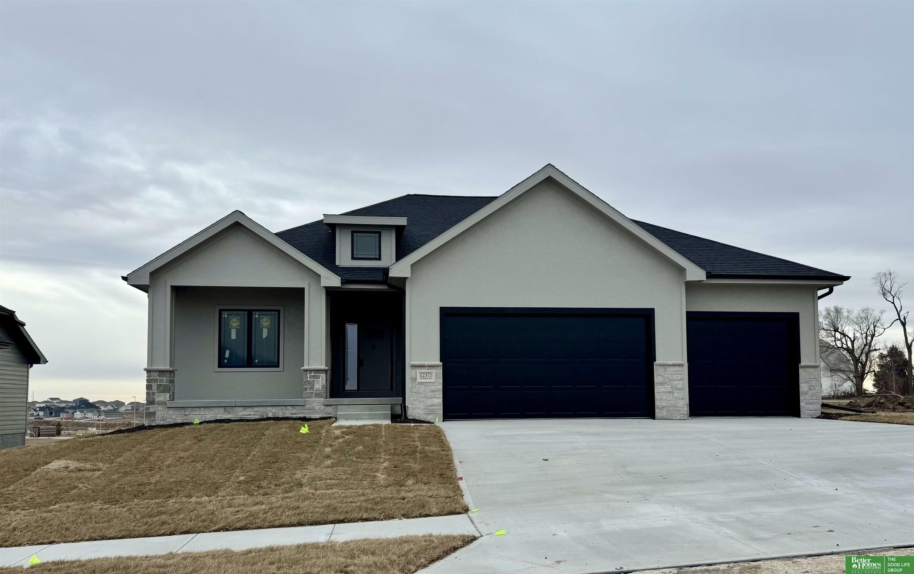 Property Photo: 12371 Windsor Drive NE 68046