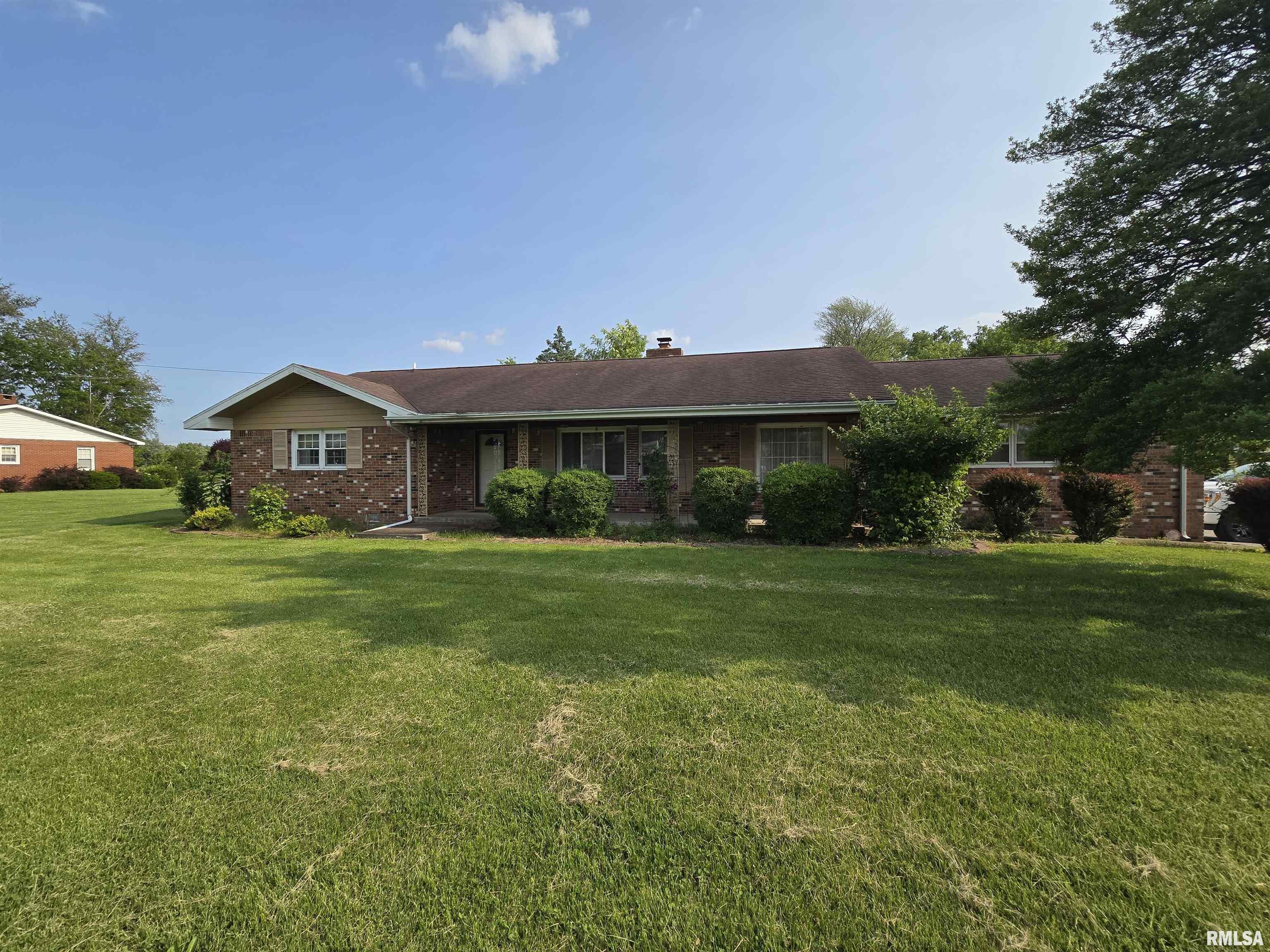 Property Photo: 405 Easthaven Drive IL 62801