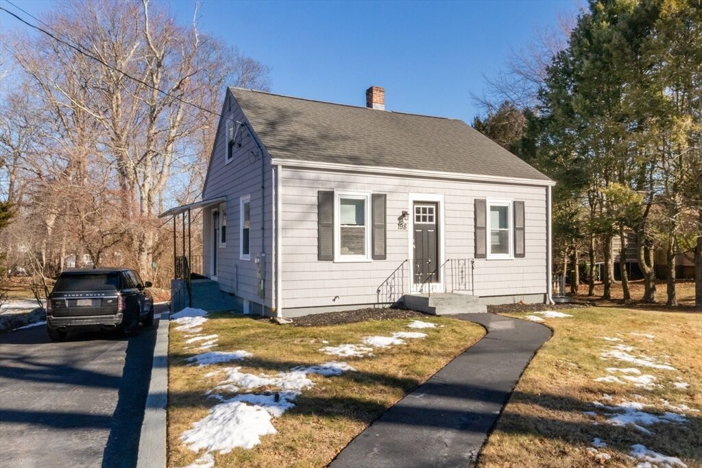 Property Photo: 198 Union St MA 02062
