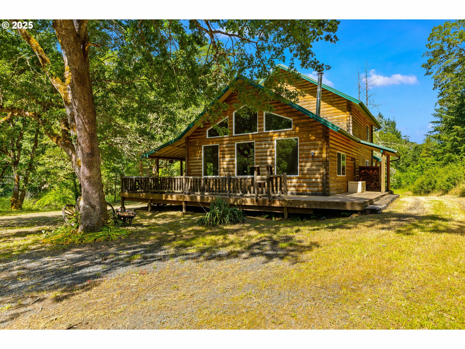 Property Photo: 1470 E Willis Creek Rd OR 97496