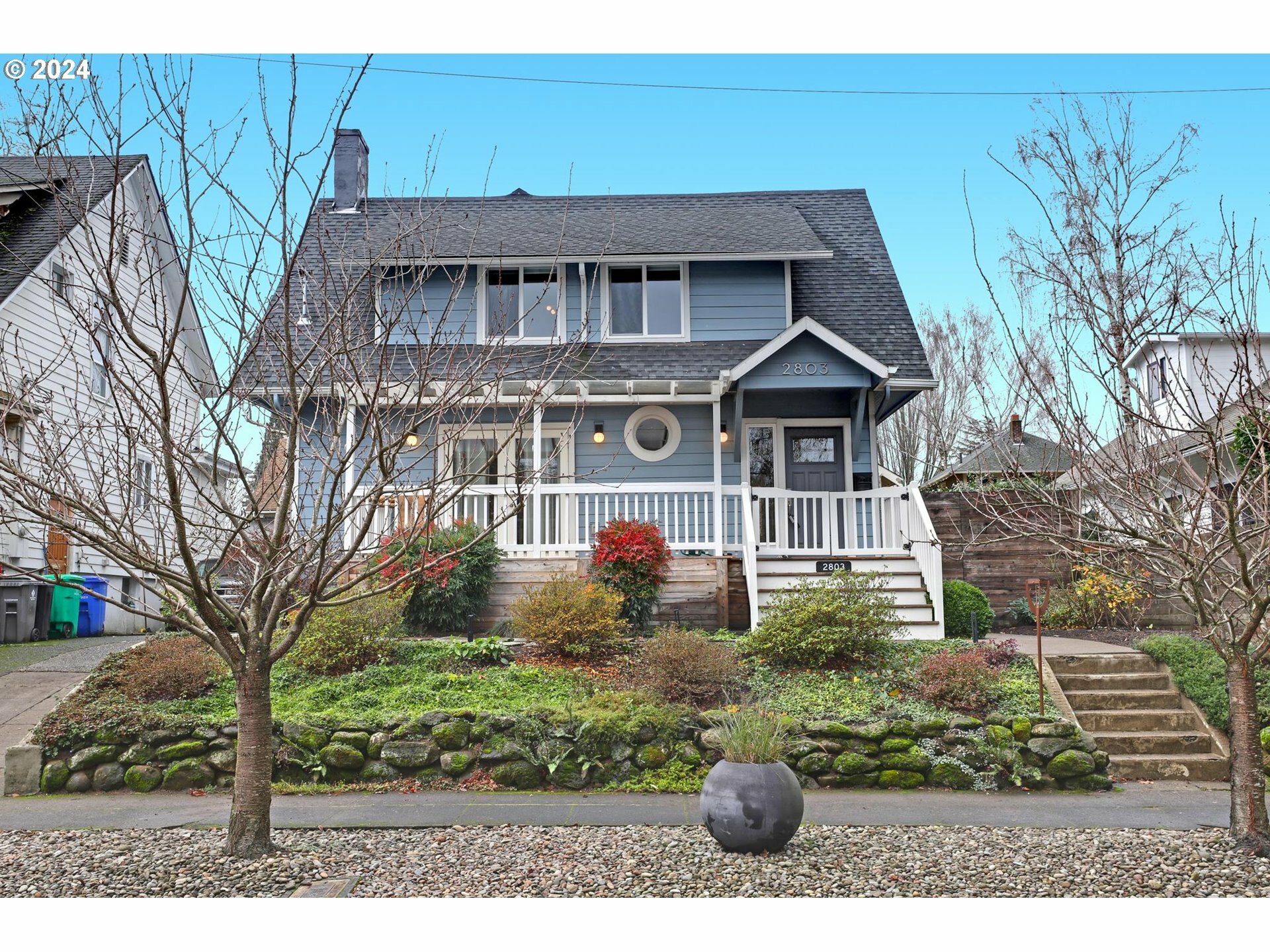 Property Photo:  2803 SE 37th Ave  OR 97202 