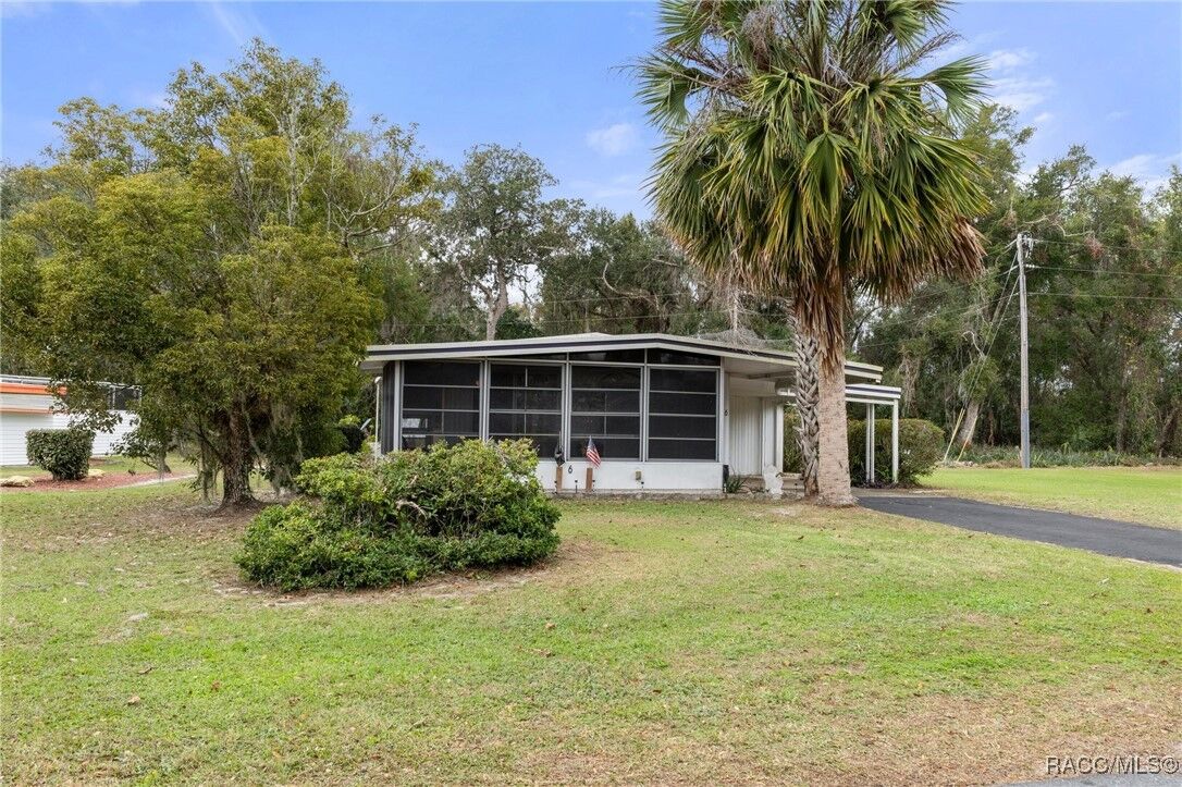 Property Photo: 6 S Friar Point FL 34450