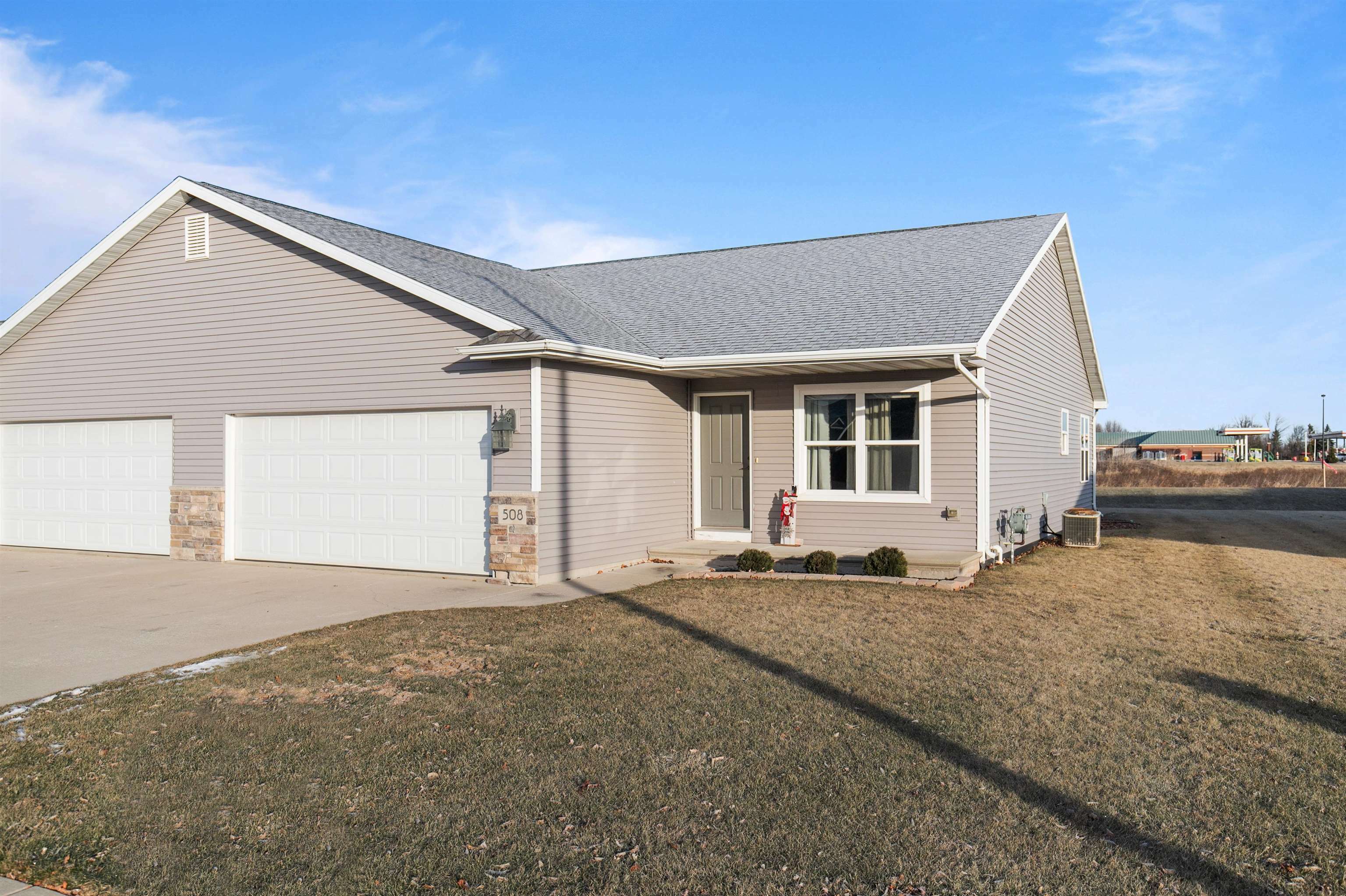 Property Photo:  508 Coonen Drive  WI 54113-1403 