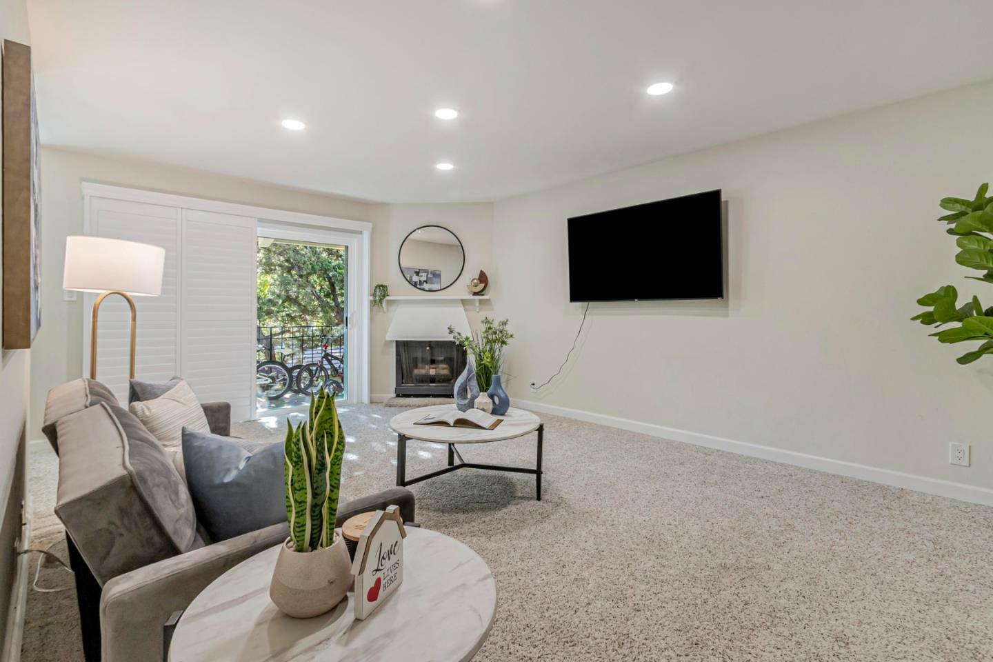 Property Photo:  420 Alberto Way 21  CA 95032 