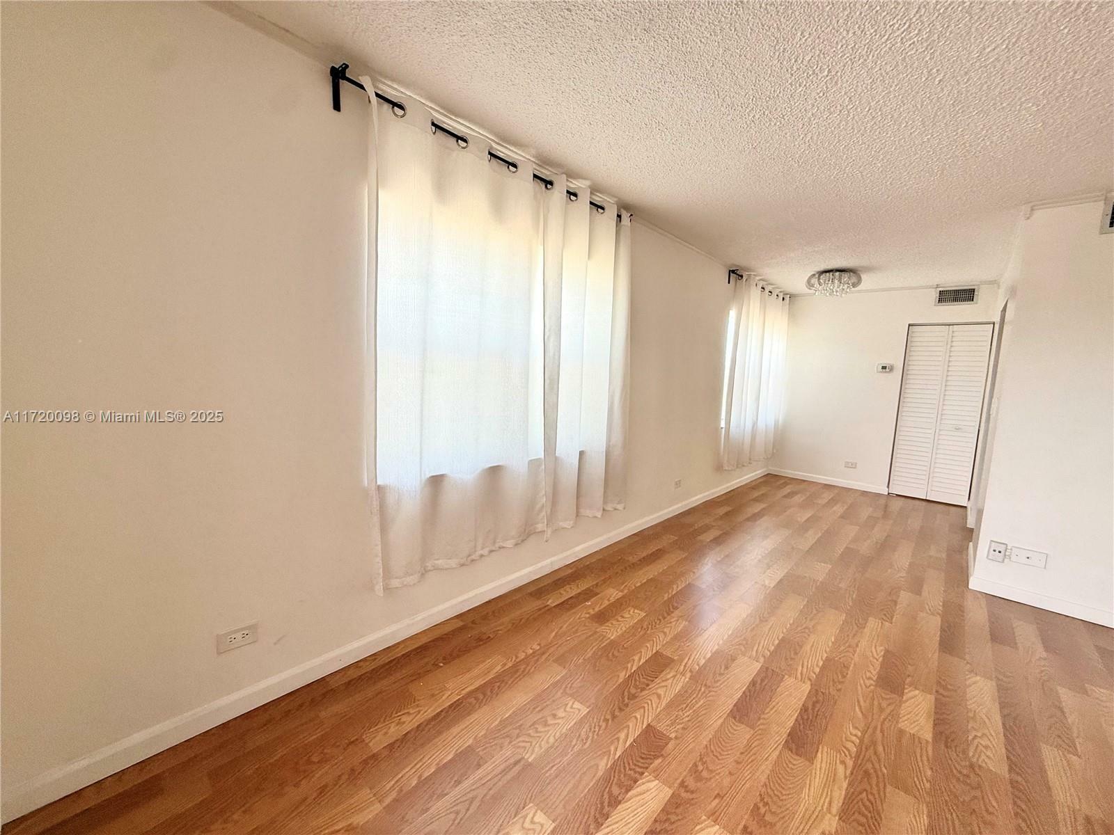 Property Photo: 3660 NE 166th St 516 FL 33160