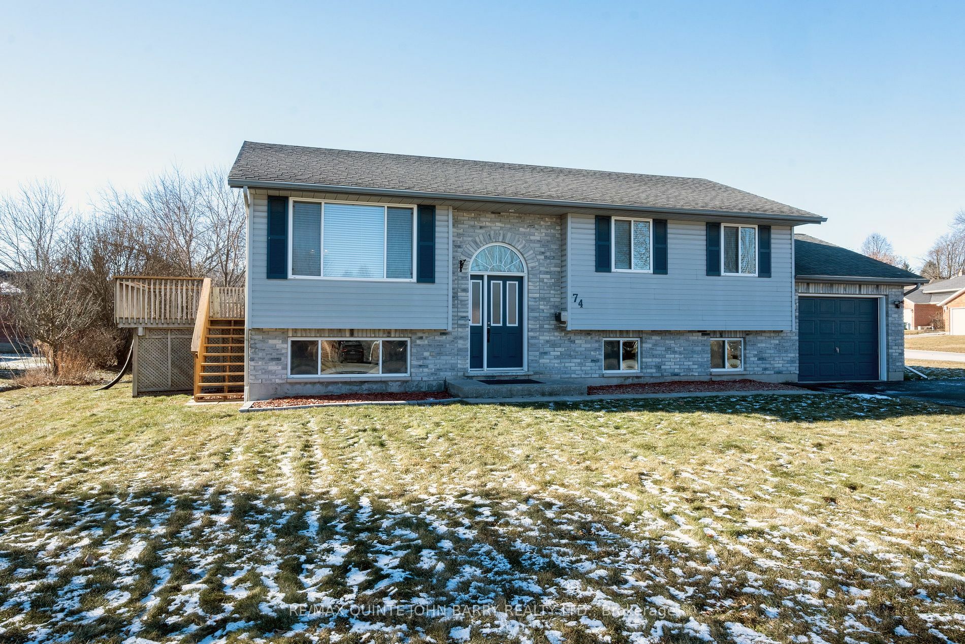 Property Photo:  74 Ireland Dr  ON K8V 6T6 