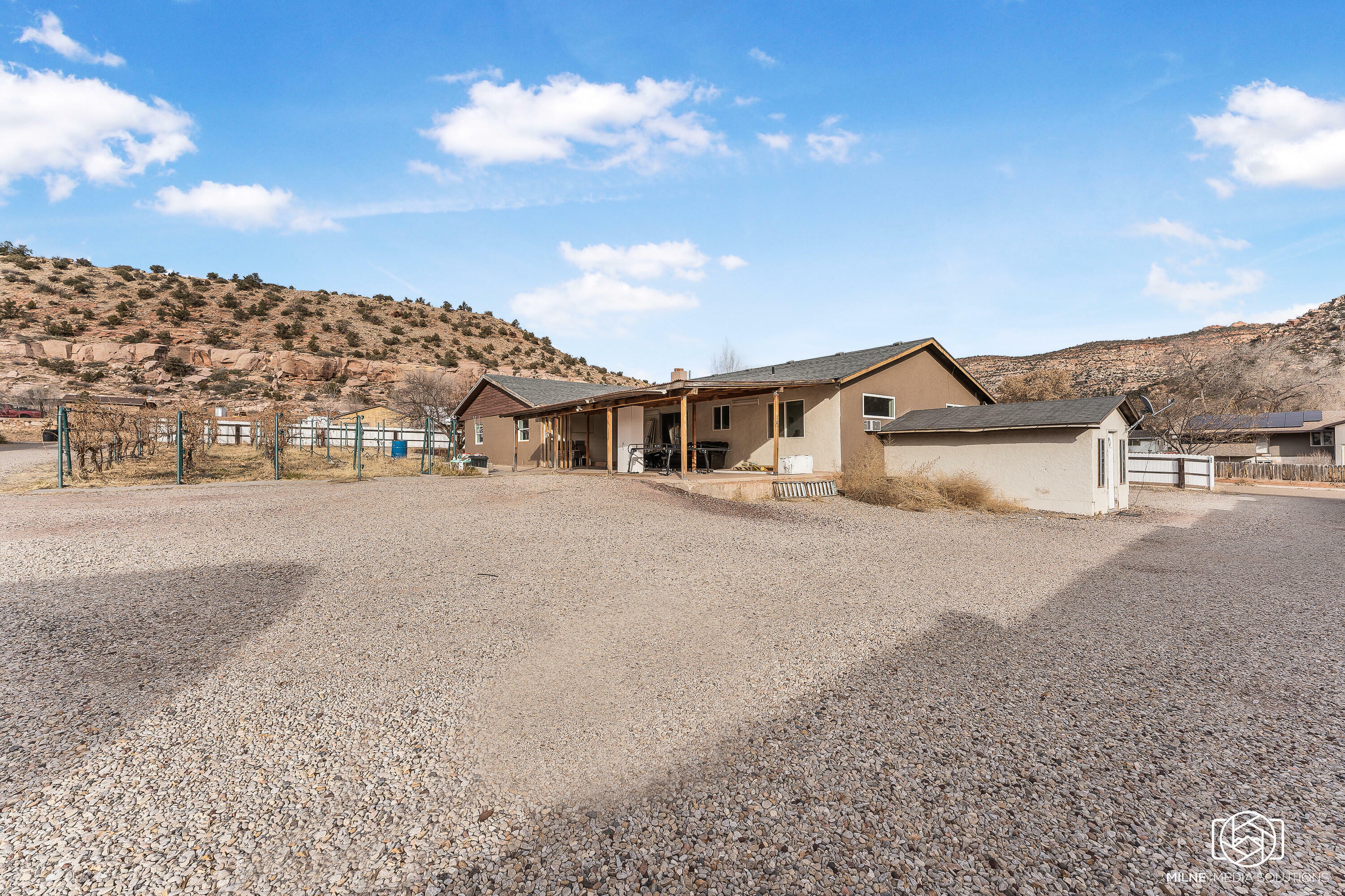 Property Photo:  985 N Memorial St  UT 84784 