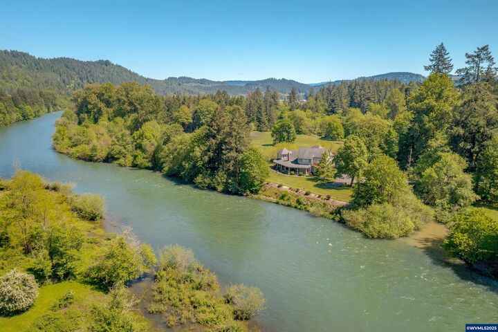 Property Photo: 39889 McDowell Creek Dr OR 97355