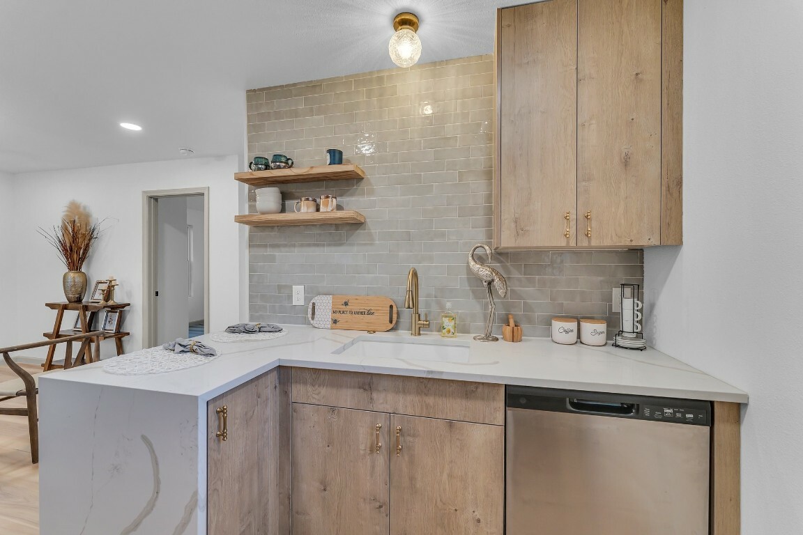 Property Photo: 1110 Richardine Avenue TX 78721