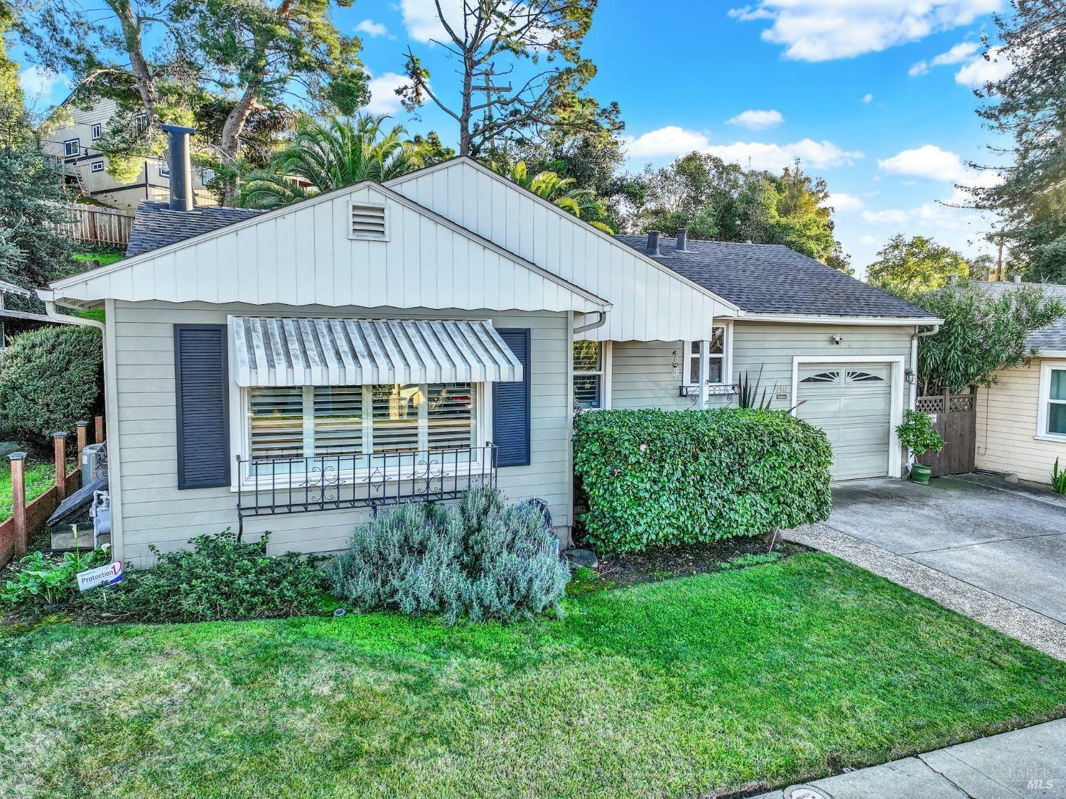 Property Photo:  1511 Redwood Street  CA 94590 