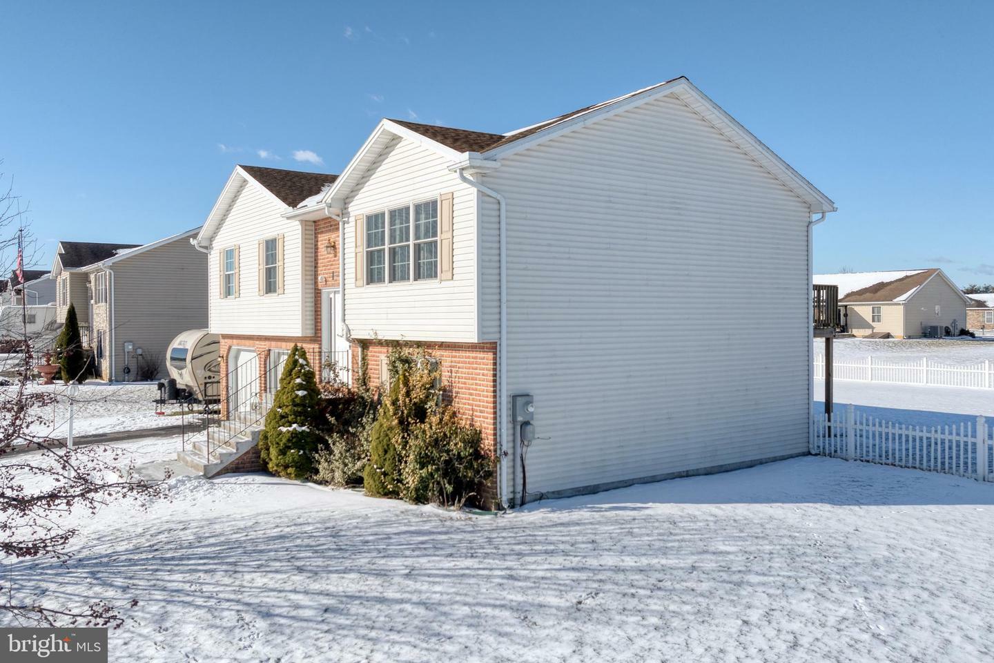 Property Photo:  26 Noble Drive 121  PA 17257 